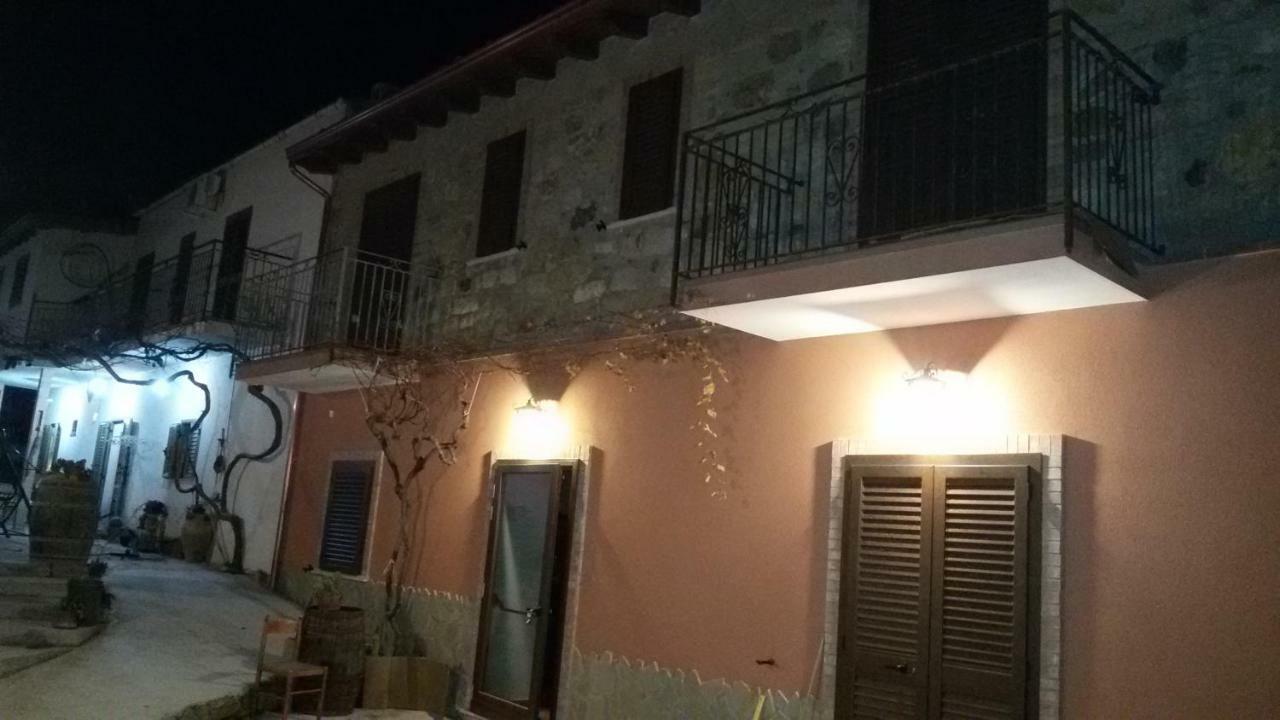 Agriturismo La Stragola 尼科西亚 外观 照片